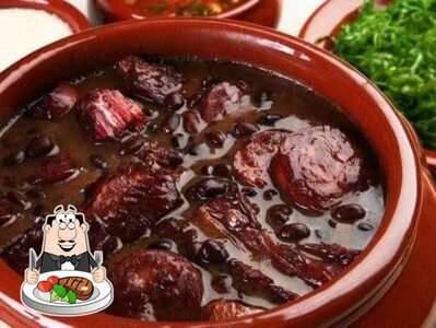 Peça pratos de carne do menu