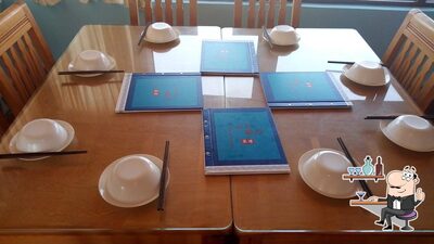 Installez-vous à l'une des tables de Ismael