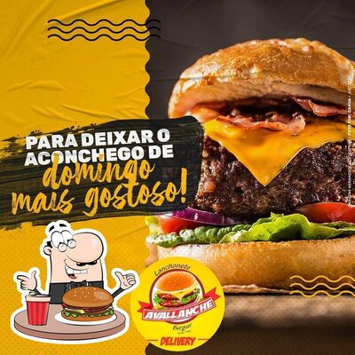 Consiga um hambúrguer no Lanchonete Avallanche Parque Indiano