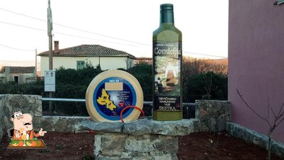 Ordina un drink o cocktail alcolico dal menu