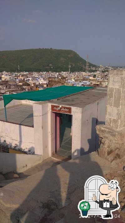 The exterior of Selfe Cafe