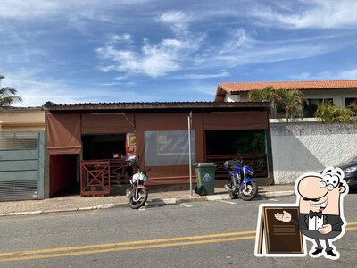 a parte exterior é uma característica importante do Takada Bar e Petiscaria