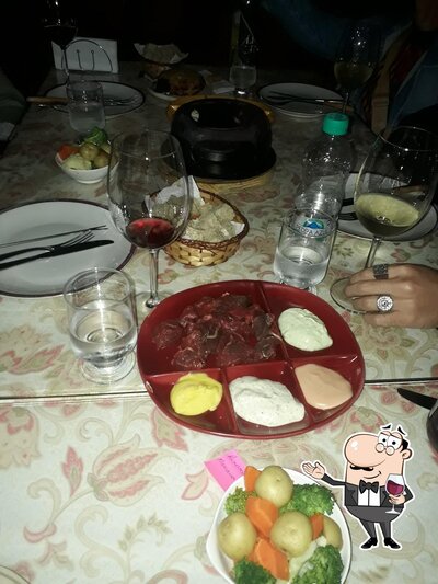 Experimente vinho no Casa de Fondue Aargau