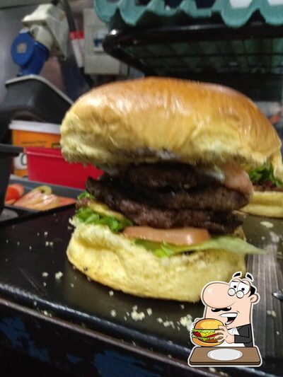 Peça um hambúrguer no Container Hamburgueria