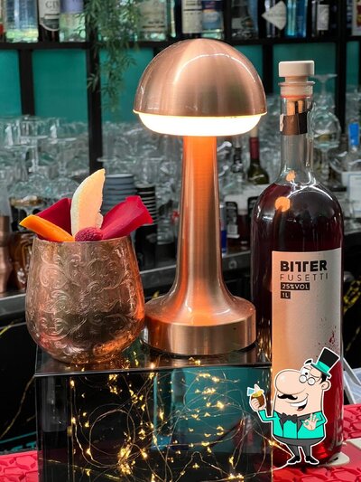 JUST Cocktail Experience serve alcolici