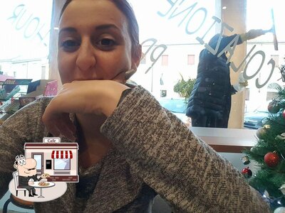 Guarda gli esterni di Bar café Tacco12