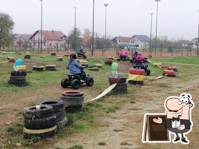 Guarda gli esterni di Izletište Petek