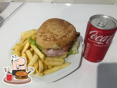 Delicie-se com um hambúrguer no Restaurante ,Lanchonete e Mercearia da Le