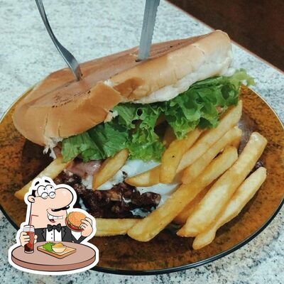 Peça um hambúrguer no Xis do Bigode