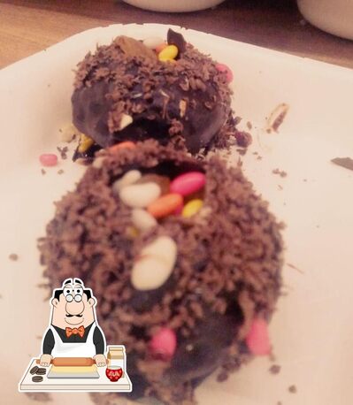 Don’t forget to try out a dessert at चिंतामनी भेळ अहमदनगर