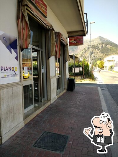 Siediti a un tavolo di Dimensione Pizza