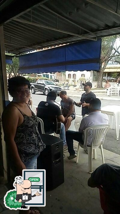Descubra a parte externa do Bar Coisa Fina