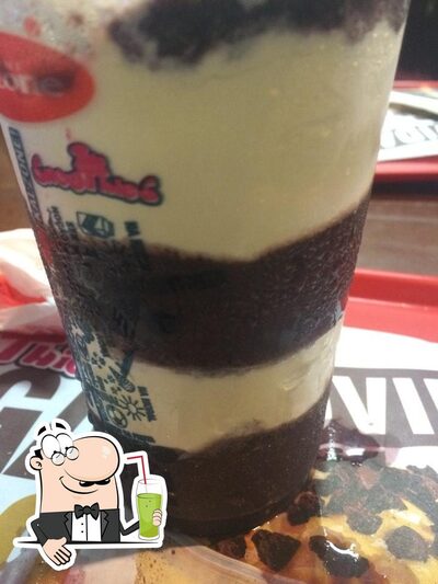 Desfrute de um drinque no Mini Kalzone