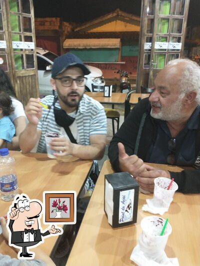 O interior do POINT DO AÇAÍ JURÉIA