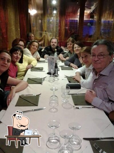 Dai un'occhiata agli interni di napo's