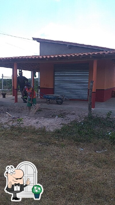 o exterior é uma característica importante do Bar beira rio
