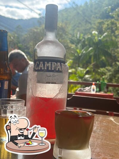 Comida em Dutra's Bar e Mercearia