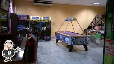 Veja imagens do interior do Dina Pizza