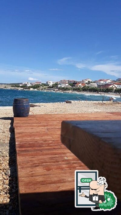 Curiosa tra gli esterni di Beach Bar El Patron