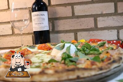 Peça diversos tipos de pizza