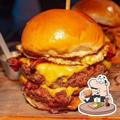Deguste um dos hambúrgueres disponíveis no BurgerGrill