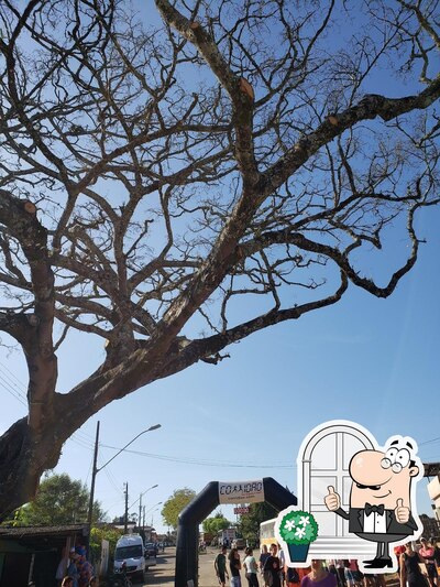 Veja imagens do exterior do Caveiras Bar