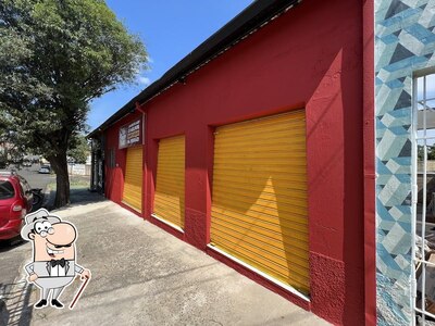 Descubra a parte externa do FRANGO BOM Assados e CIA