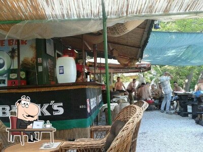 Gli interni di Jungle Bar