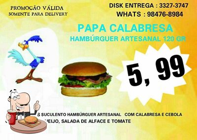 Delicie-se com um hambúrguer no Papaléguas Lanches