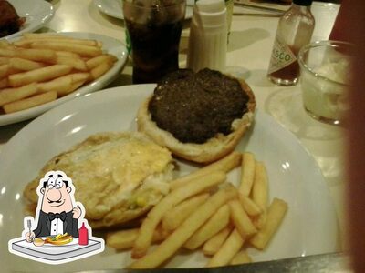 O Skillo Lanches serve fritas