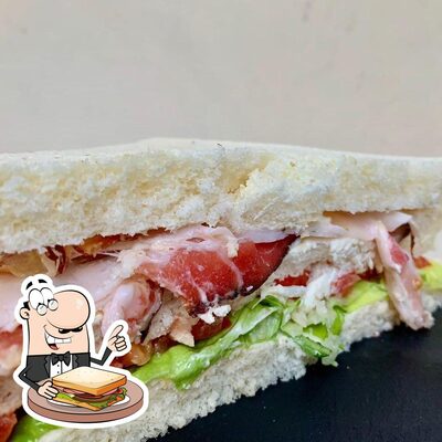 Scegli un panino al pub & bar Caffè Milano Riccione