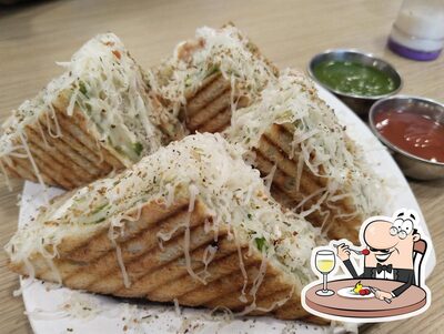 Food at Shree Rashtriya Hindu Hotel