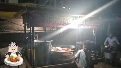 Meals at Nepolian Chowmin center