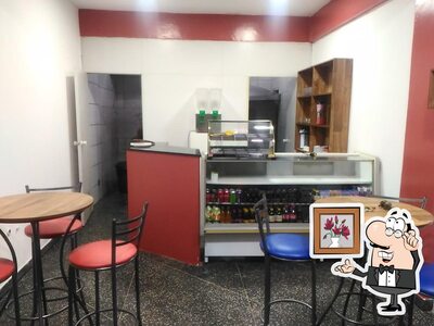 Veja imagens do interior do Guedes Café & Bistrot