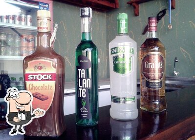 Desfrute de um drinque no Requinte Serrano