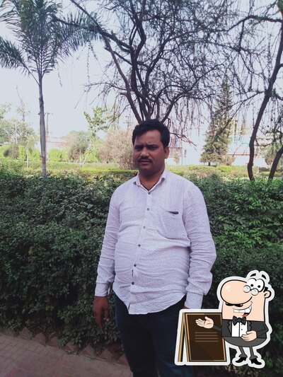 You can get some fresh air at the outside area of Samajsevi Bhola Sah