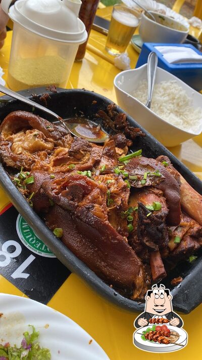 Comida em Botiquim do XIII