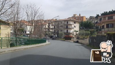 Guarda gli esterni di Panificio Rogliano