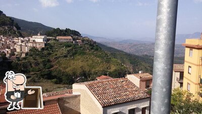 Gli esterni di Bar Italia