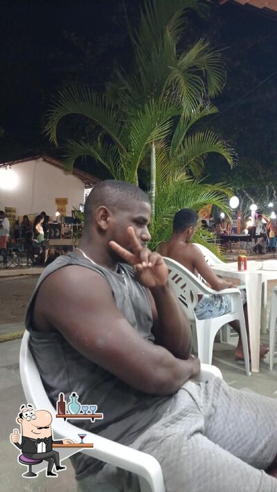 Veja imagens do interior do Lanches do 14