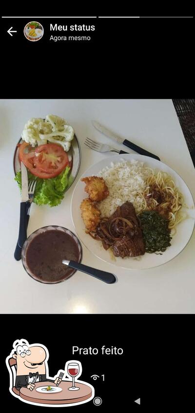 Platos en Point 13 cafeteria