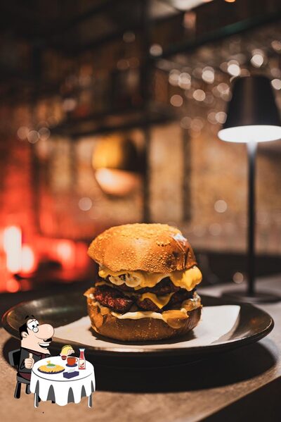 Ordina un hamburger al ristorante Ristorante Willy's