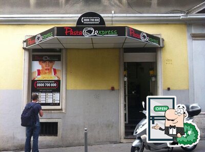 Gli esterni di Pasta Express