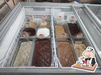 Gelato Factory provides a selection of sweet dishes