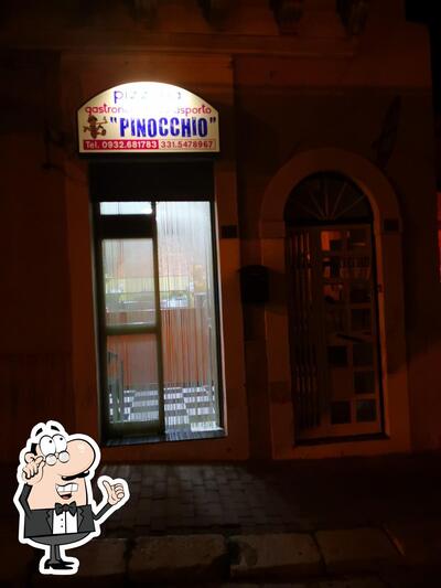Dai un'occhiata agli interni di Pinocchio Pizzeria