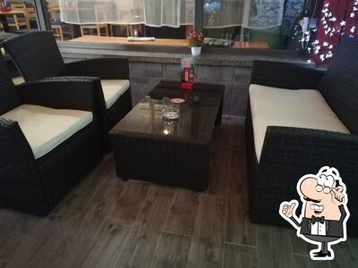 Dai un'occhiata agli interni di Caffe Bar Magic