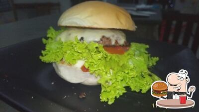 Peça um dos hambúrgueres oferecidos no Home Burger
