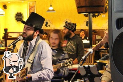 Thaddaeus Risto-Pub foto