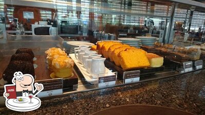 Platos en Octavio Café