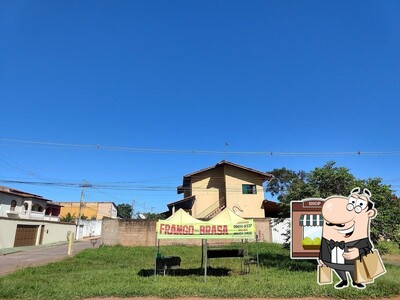 Desfrute da vista do exterior Frango na Brasa
